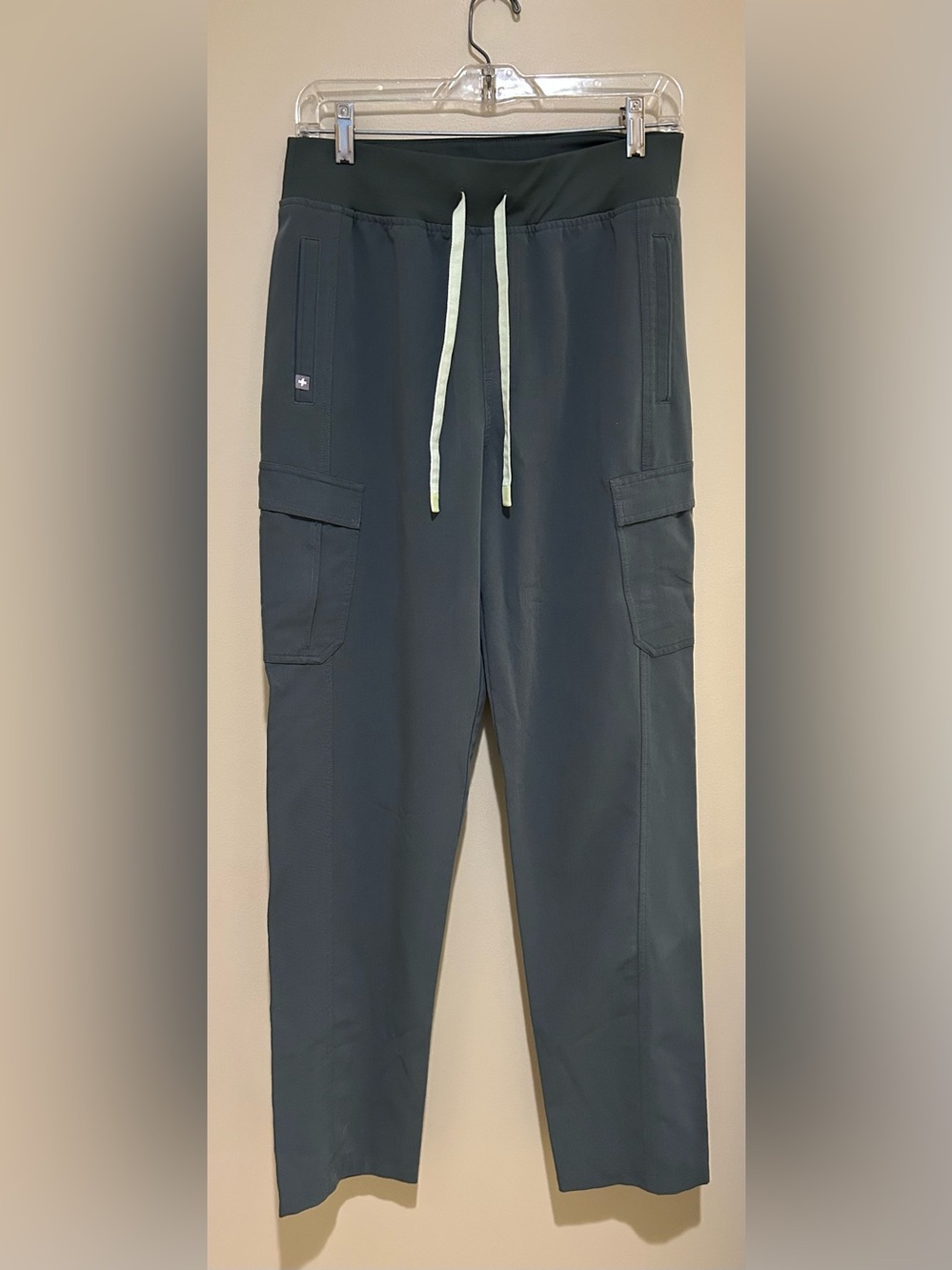 Fig’s Women Technical Collection Slate/ Green Cargo Scrub Pants Size Medium Tall